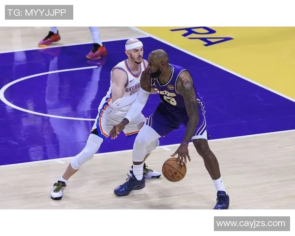 詹姆斯在对阵魔术的比赛中狂砍38分8篮板8助攻展现统治力